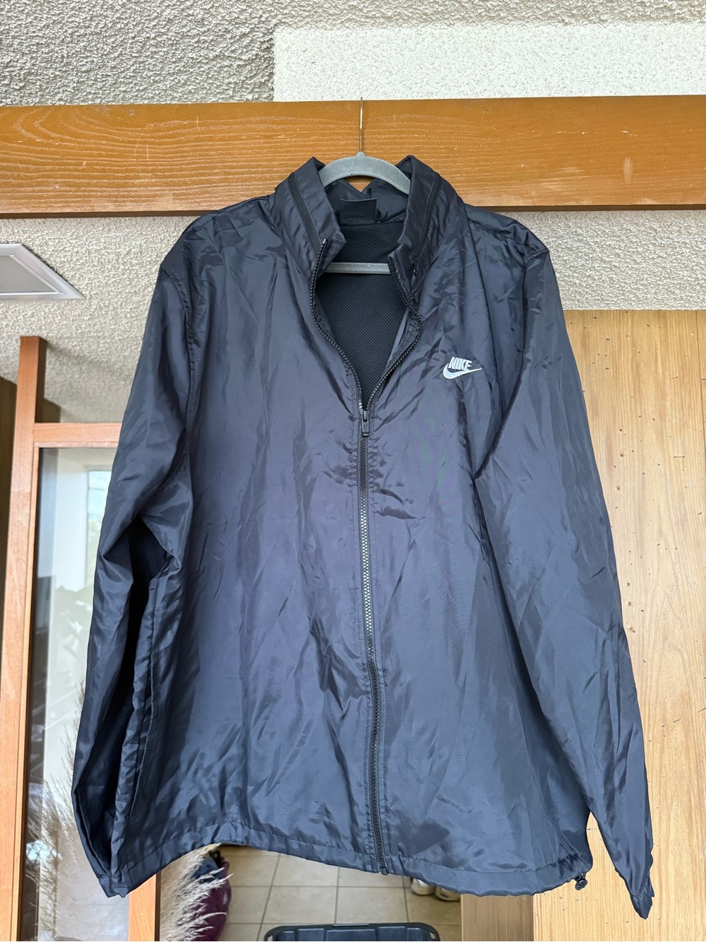 Nike Black Men's Full-Zip Windbreaker Jacket